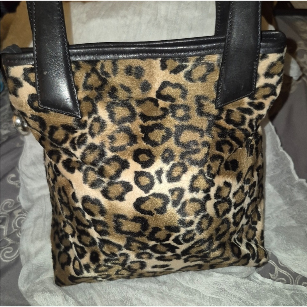 Brighton Leopard‎ Print Tote with Black Accents - Picture 12 of 12